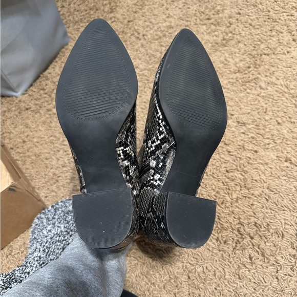 Madden Girl Black Boots - Picture 6 of 6